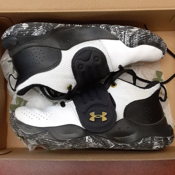 🎒 2/$30 👟 Under Armour Zone BB Youth Basketball Shoes Sz 3Y - Picture 11 of 11